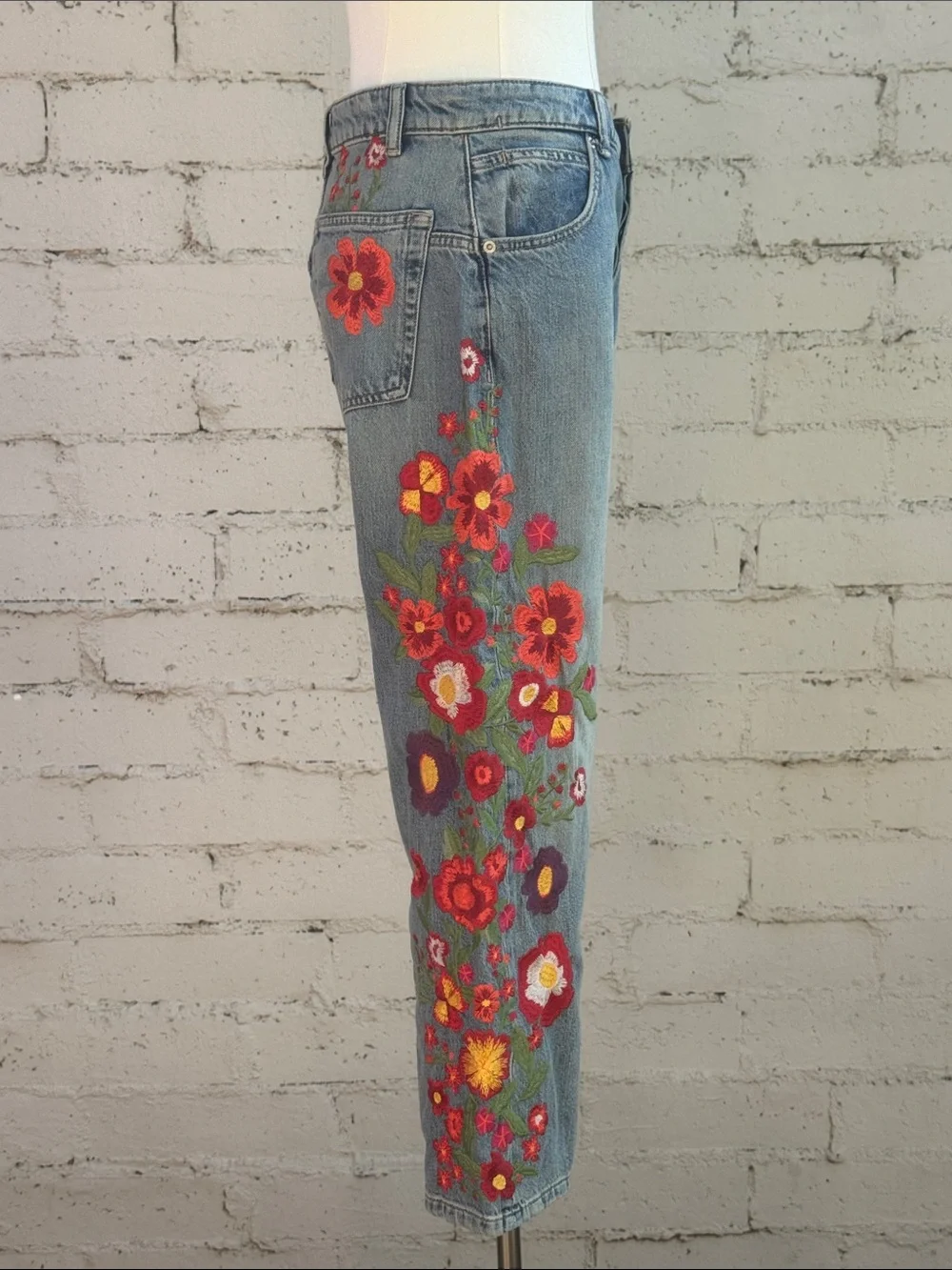 Free People We The Free Willow Floral Embroidered Jean Retrograde Blue Size 25 - Picture 8 of 16
